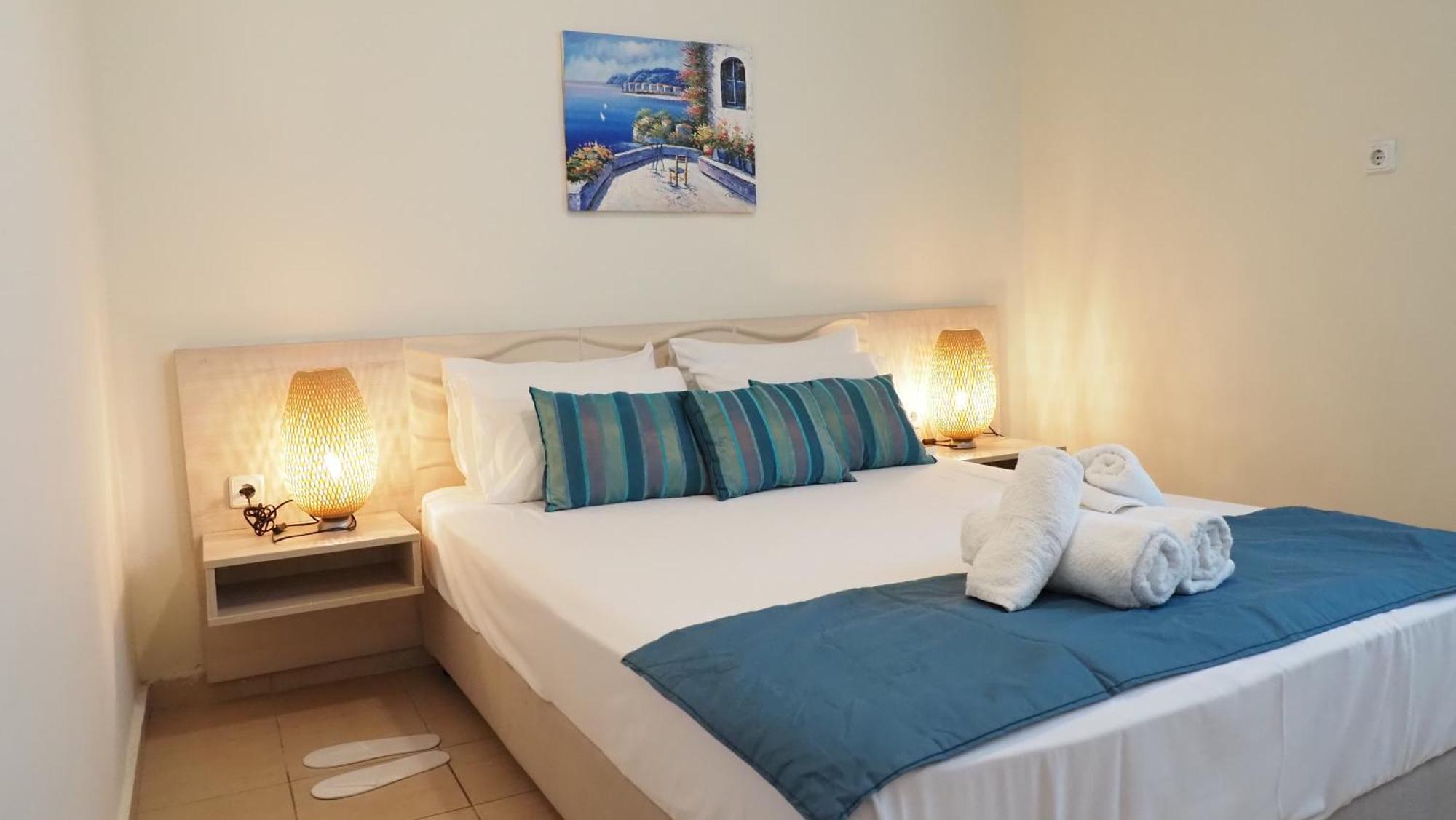 Leonidas Apartments And Suites Mola Kalyva Buitenkant foto