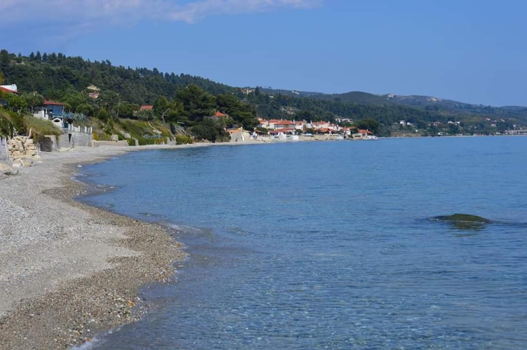 Leonidas Apartments And Suites Mola Kalyva Buitenkant foto