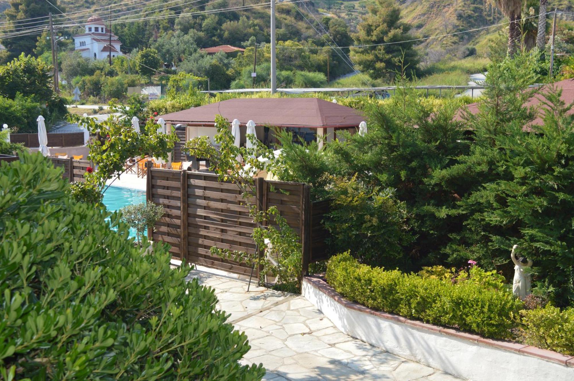 Leonidas Apartments And Suites Mola Kalyva Buitenkant foto