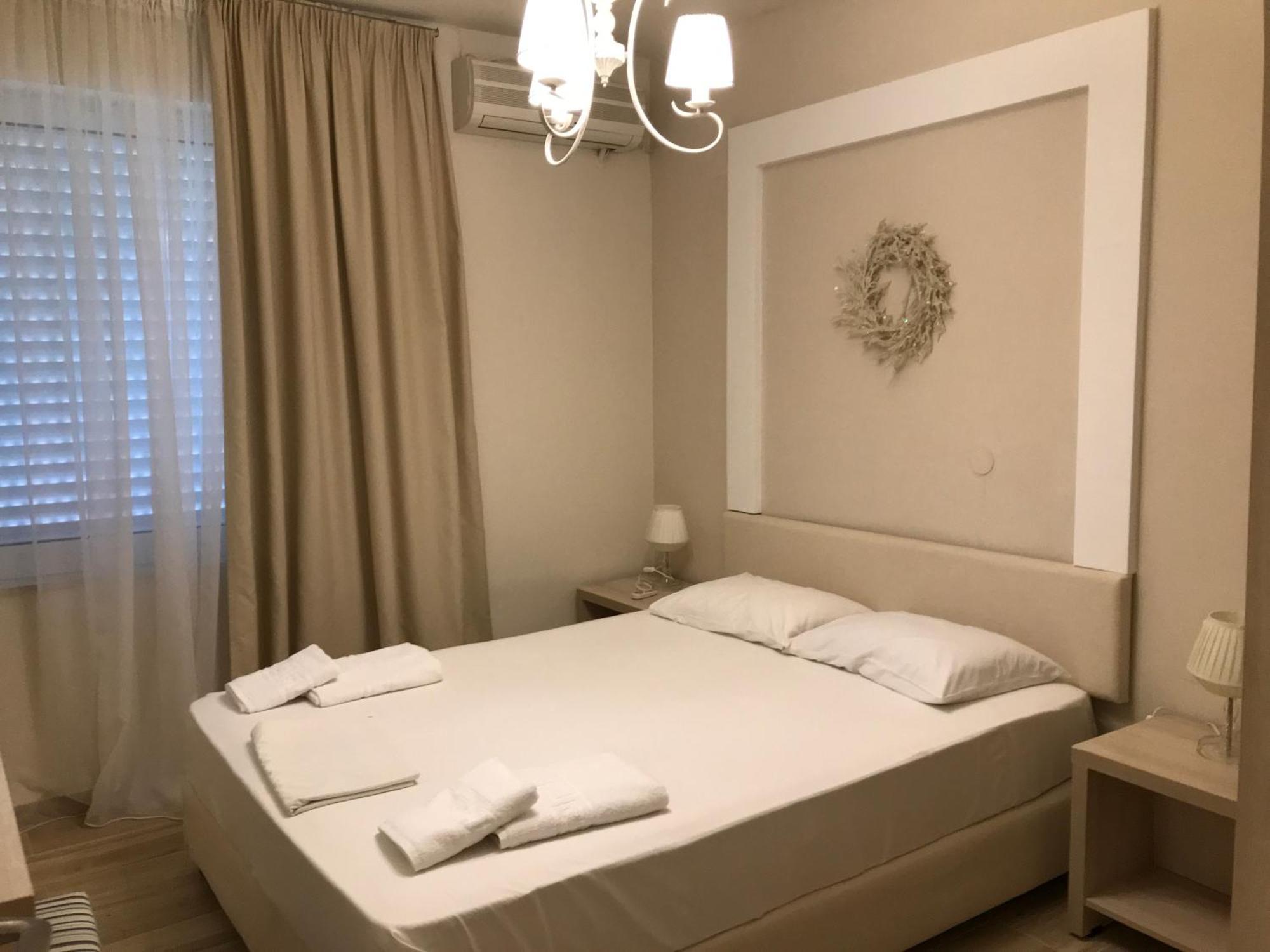 Leonidas Apartments And Suites Mola Kalyva Buitenkant foto