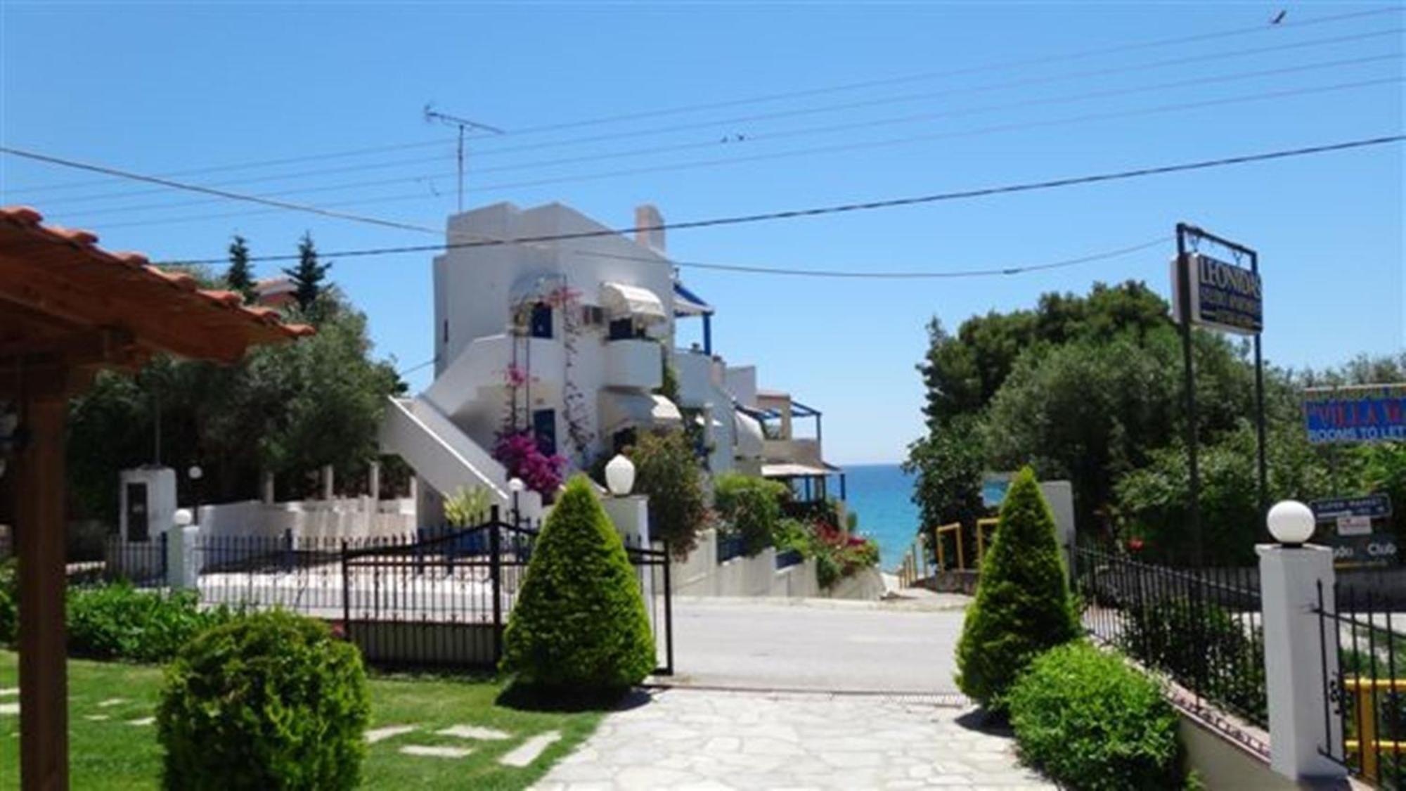 Leonidas Apartments And Suites Mola Kalyva Buitenkant foto